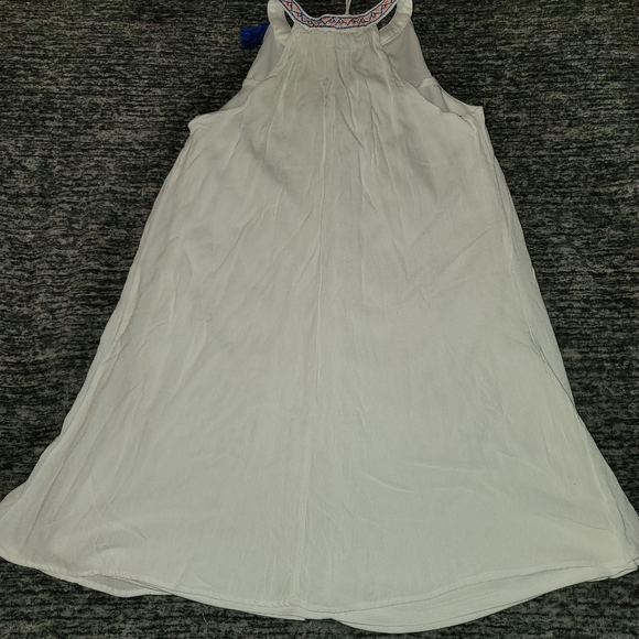 Bold & Simple Tunic Dress - Picture 4 of 7